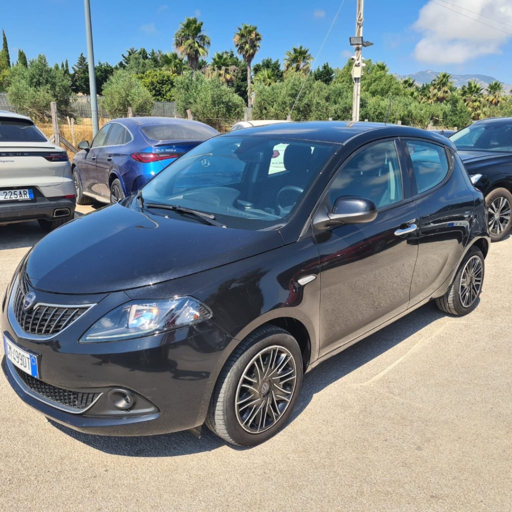 Ypsilon 1.0 FireFly 5 porte S&S Hybrid Gold